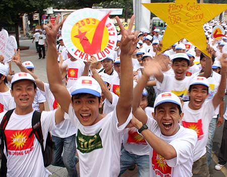 ສືບຕໍ່ຜັນຂະຫຍາຍບັ້ນຂົນຂວາຍ “ ຊາວຫວຽດນາມ ບຸລິມະສິດຊົມໃຊ້ສິນຄ້າຫວຽດນາມ”